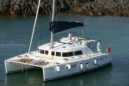 Hire Catamaran LAGOON 440 Santorini