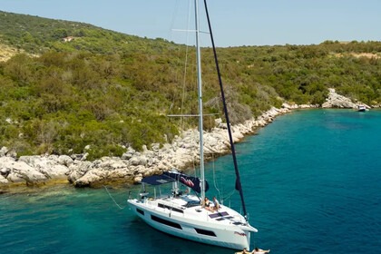 Hire Sailboat  Moorings 44.3 Marigot