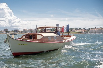 Hire Motorboat LAPEYRE PINASSE Gujan-Mestras