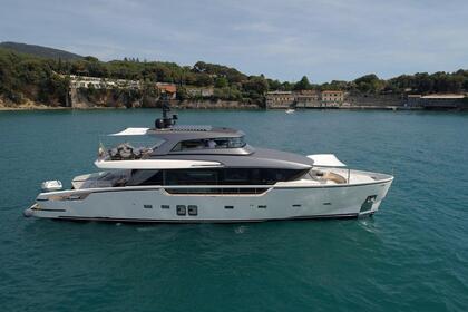 Hire Motor yacht San Lorenzo 88 Naples