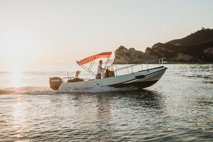 Чартер Моторная яхта Boston Whaler Outrage Специя