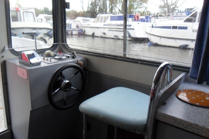 Noleggio Houseboat Low Cost Espade 850 Fly Colombiers