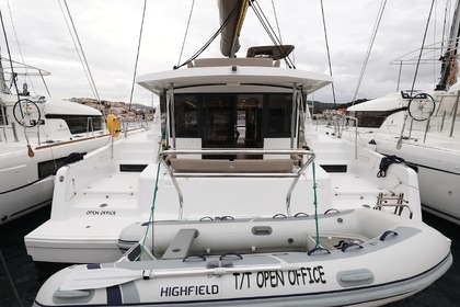 Miete Katamaran Catana Group Bali 4.2 - 4 + 1 cab. Trogir