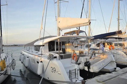 Charter Catamaran Lagoon-Bénéteau Lagoon 39 Alimos