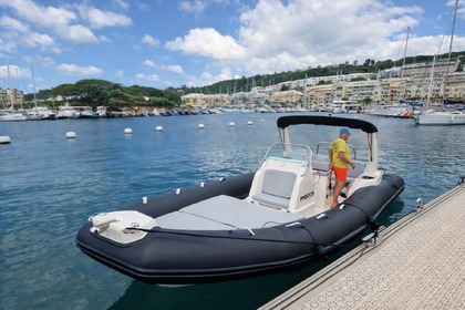 Location Bateau à moteur Zodiac MEDELINE 7.5 Gourbeyre