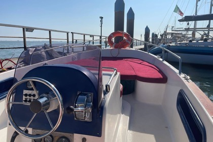 Czarter Łódź bez patentu  Consorzio Cantieristica Minore Veneziana Gozzo Wenecja