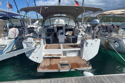 Charter Sailboat Jeanneau Sun Odyssey 440 Golfo Aranci