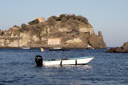 Hire Boat without licence  Boston Whaler Currituck 17 Aci Trezza