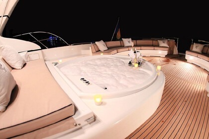 Noleggio Yacht Mangusta 107 ft with Jacuzzi Bodrum