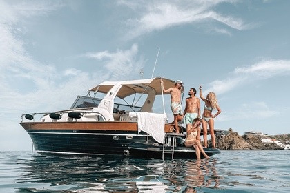 Aluguel Lancha Apreamare 32 Comfort Maó