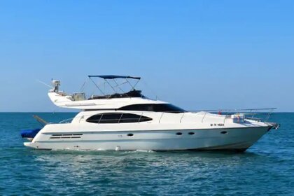 Charter Motor yacht Azimut Azimut 58 Dubai