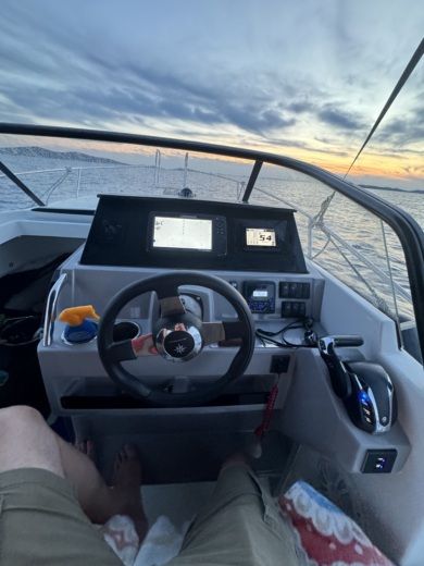 Vodice Motorboat Jeanneau Cap Camarat 7.5 WA alt tag text