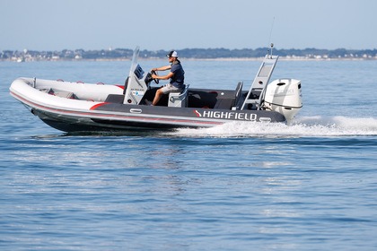 Hire RIB Highfield 660 Patrol La Trinité-sur-Mer