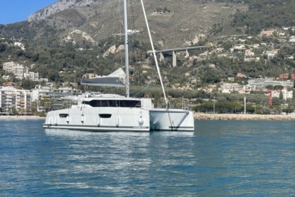 Location Catamaran Fontaine Pajot SAONA 47 Menton