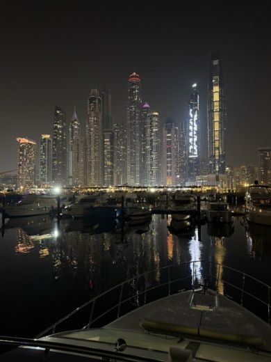 Dubai Motor Yacht Sky Walker Luna 52 alt tag text