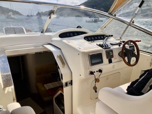 Marina di Carrara Motorboat CRANCHI 41 MEDITERRANEE alt tag text