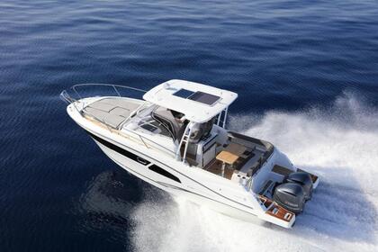 Rental Motorboat Janneau Cap Camarat 9.0 wa Fréjus