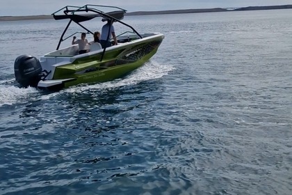 Hire Motorboat Badilly yacht Motorboat Zadar