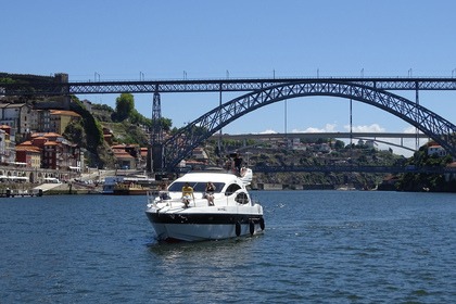 Hire Motorboat Azimut Azimut 42 Fly Porto