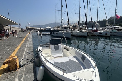 Noleggio Barca a motore Kolmarine Barca a motore 6mt Sorrento