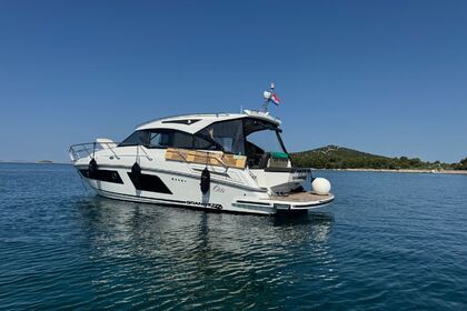 Hire Motorboat Finnmarine OY Grandezza 34 oc Trogir