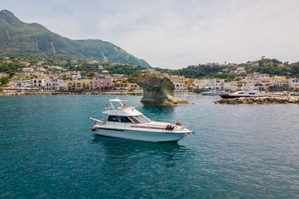 Noleggio Yacht a motore Azimut Azimut 43 Forio