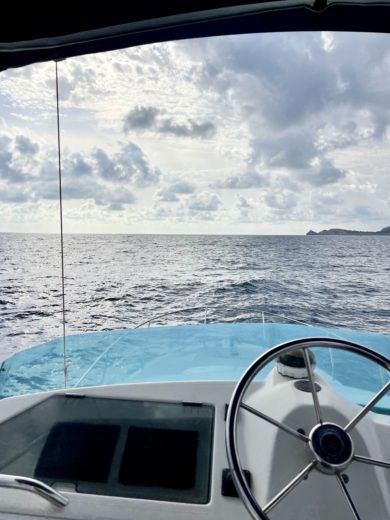 Дения Motorboat BENETEAU 10.80 alt tag text