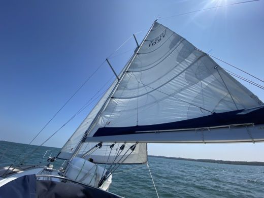 Саутгемптон Sailboat Bavaria Cruiser 32 alt tag text