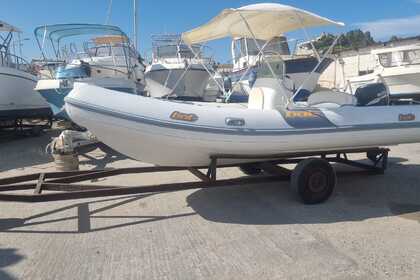 Hire Motorboat Bat bat Province of Catanzaro