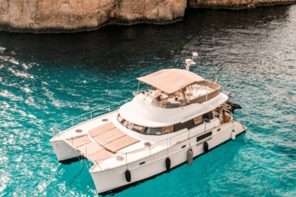 Hire Catamaran FOUNTAINE PAJOT 44 Malta