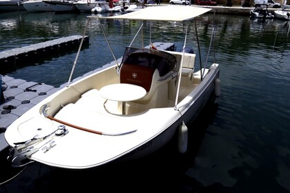 Charter Motorboat INVICTUS FX200 Marseille
