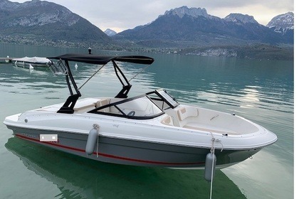Location Bateau à moteur BAYLINER VR4 INBORD Annecy