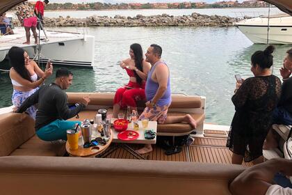 Alquiler Lancha Sundancer 48 Tulum