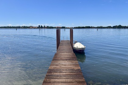 Rental Motorboat Amadi Topa Venice
