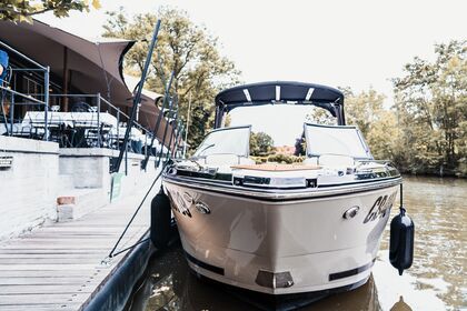 Charter Motorboat Monterey 256 Supersport bowrider Ghent