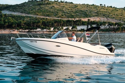 Rental Motorboat Quicksilver 675 Sundeck Trogir
