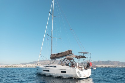 Hire Sailboat Beneteau Oceanis 40.1 Kos