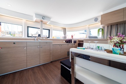 Charter Catamaran Lagoon Lagoon  43 Msida