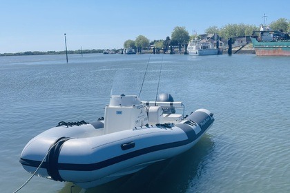 Location Semi-rigide Pro Marine Manta 550 Arradon