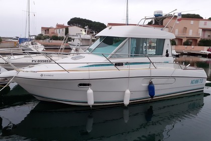 Charter Motorboat Jeanneau Merry fisher 800 Saint-Cyprien