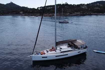 Hire Sailboat Jeanneau sun odyssey 490 Performance Bormes-les-Mimosas