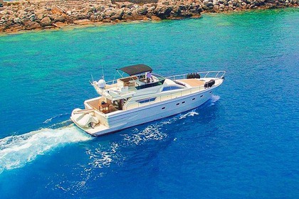Charter Motorboat Ferretti 52 Fly S Alanya