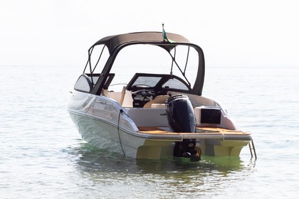 Hire Motorboat Coral Coral 23 pés Paraty