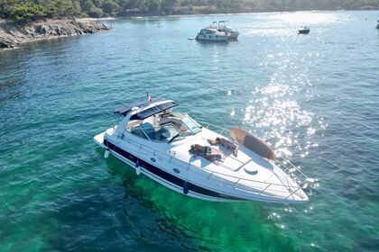 Location Bateau à moteur Cruisers 3870 express Villeneuve-Loubet