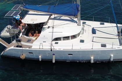 Charter Catamaran Lagoon Lagoon 380 Sliema