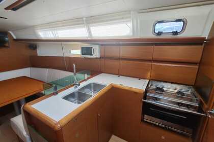 Hire Sailboat Jeanneau Sun Odyssey 389 Drage, Pakoštane