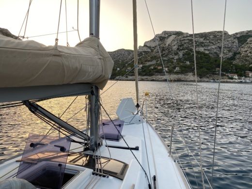 Marseille Sailboat Dufour 350 GL alt tag text