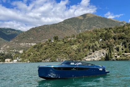 Noleggio Barca a motore Cranchi E26 Carate Urio