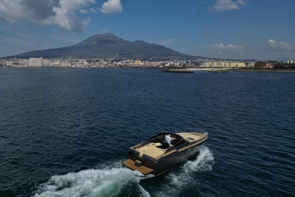 Noleggio Barca a motore SUNSET CRUISE special price for aperitif on itama 38 yacht Sorrento