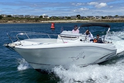 Rental Motorboat Jeanneau Superbe Cap Camarat 7.5 Open Arzon